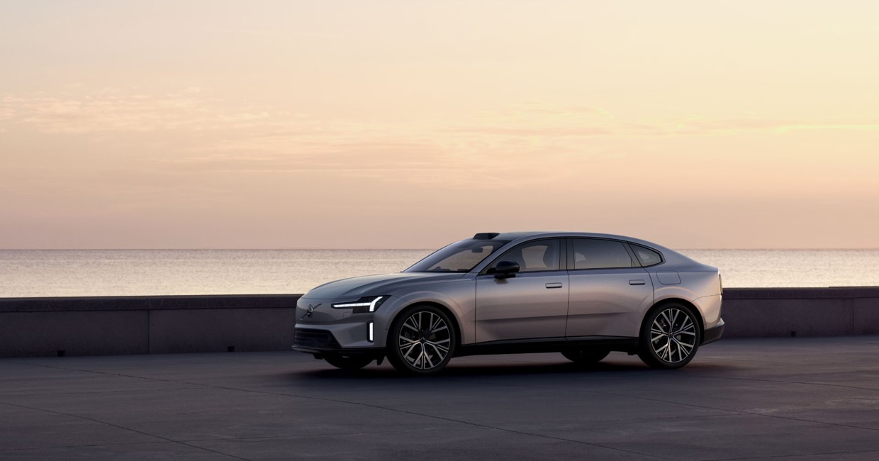 Volvo ES90 sedd från sidan