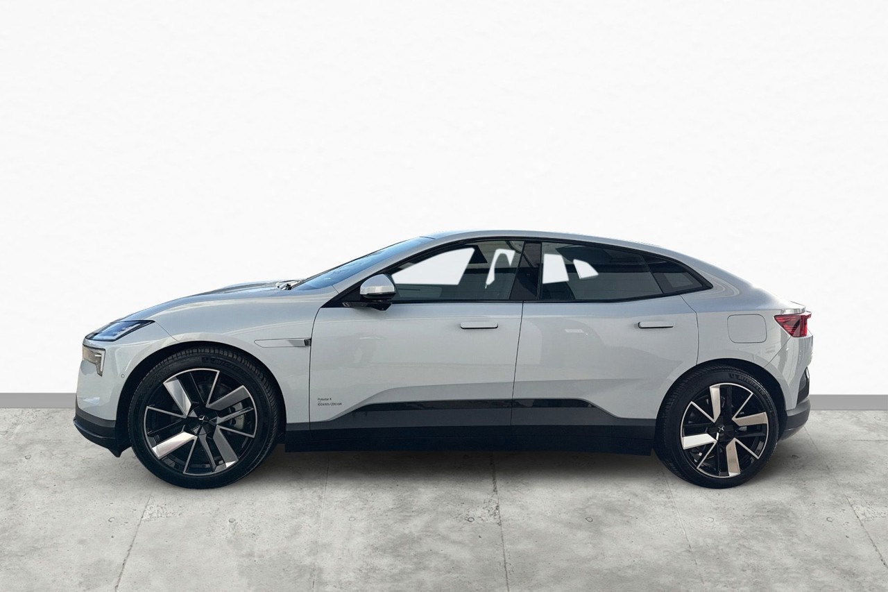 Polestar 4 2025